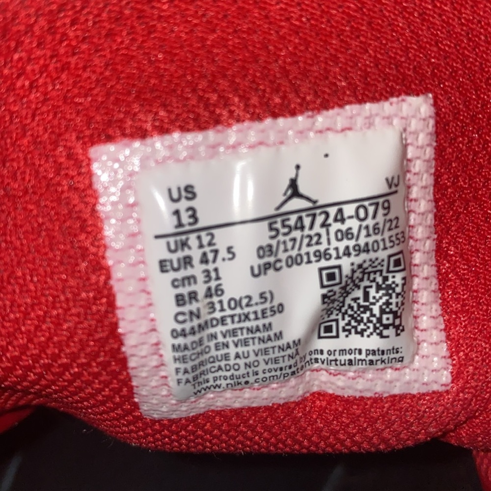 Jordan 1 Mid
White Black Red (2022) - Picture 3 of 4